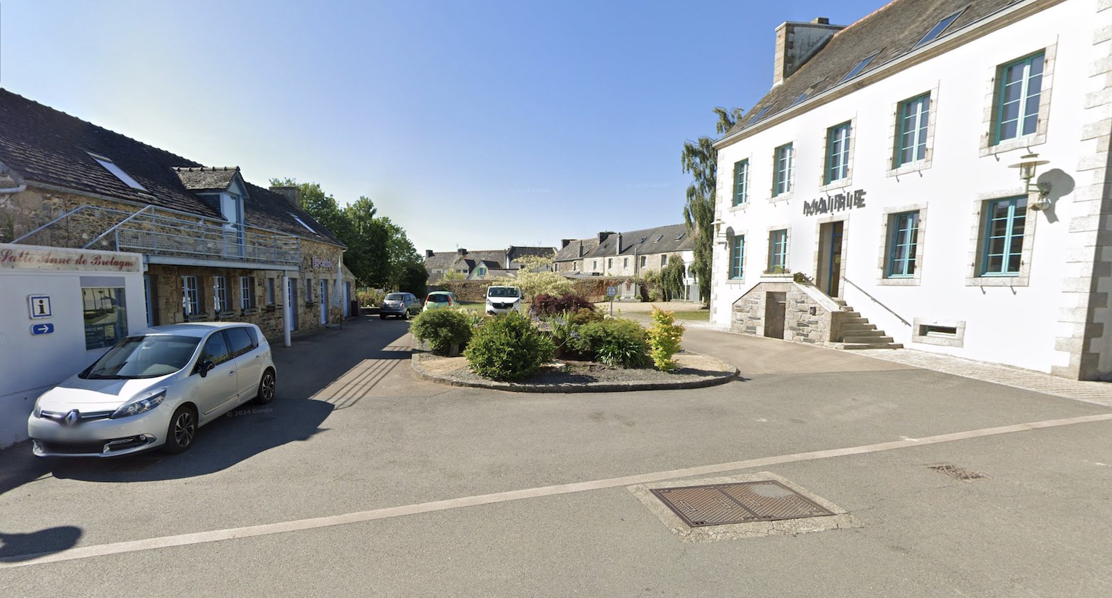 La mairie et la salle Anne de Bretagne, Pleyber-Christ